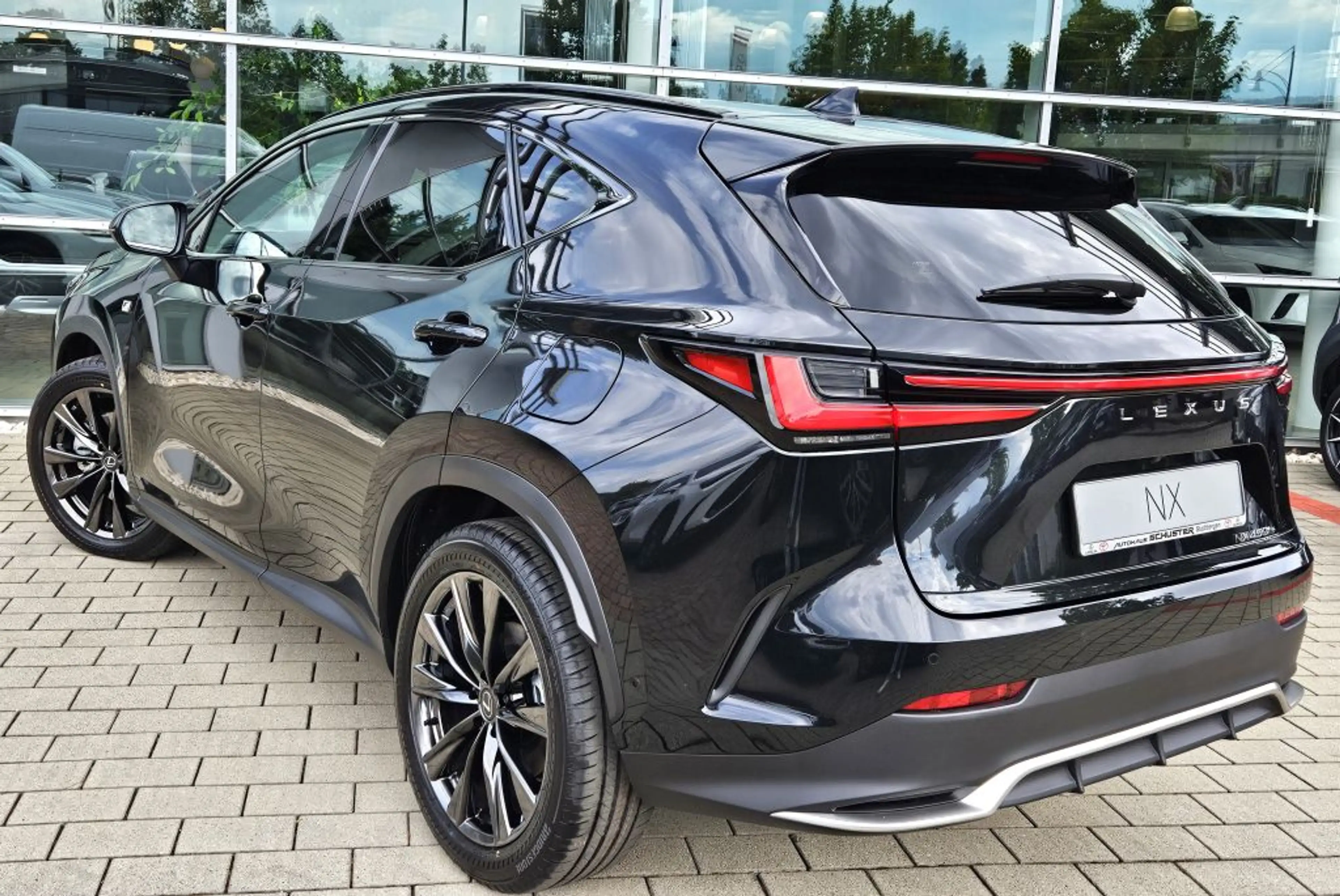 Lexus NX 450h+ E-FOUR F SPORT — photo 3