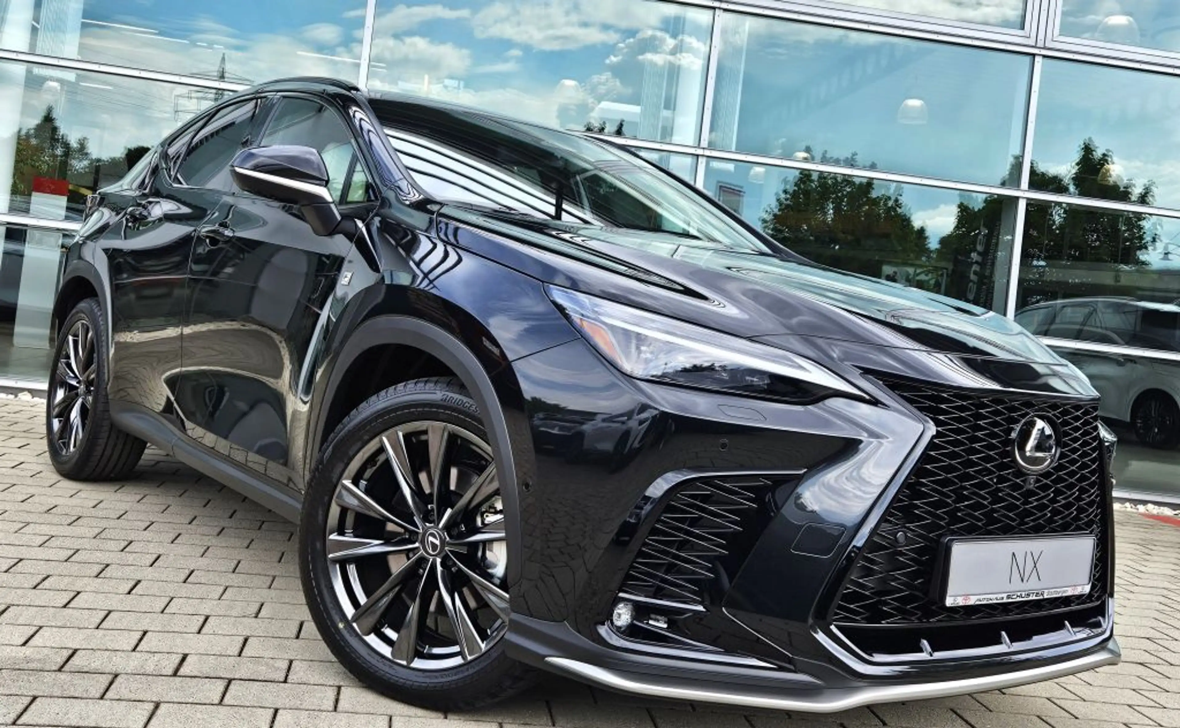 Lexus NX 450h+ E-FOUR F SPORT — photo 2