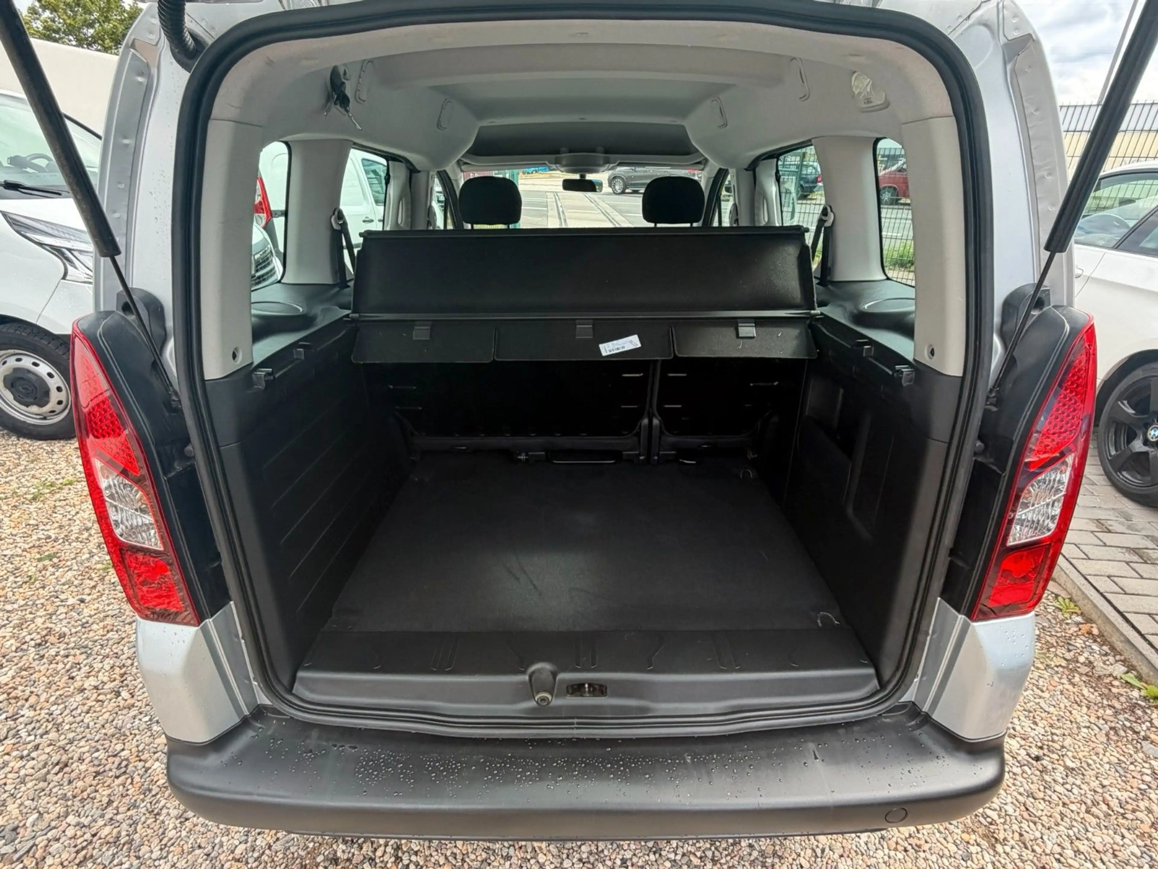 Peugeot Partner Tepee Active *2.HD*38TKM*ALLWR* TÜV NEU — photo 8