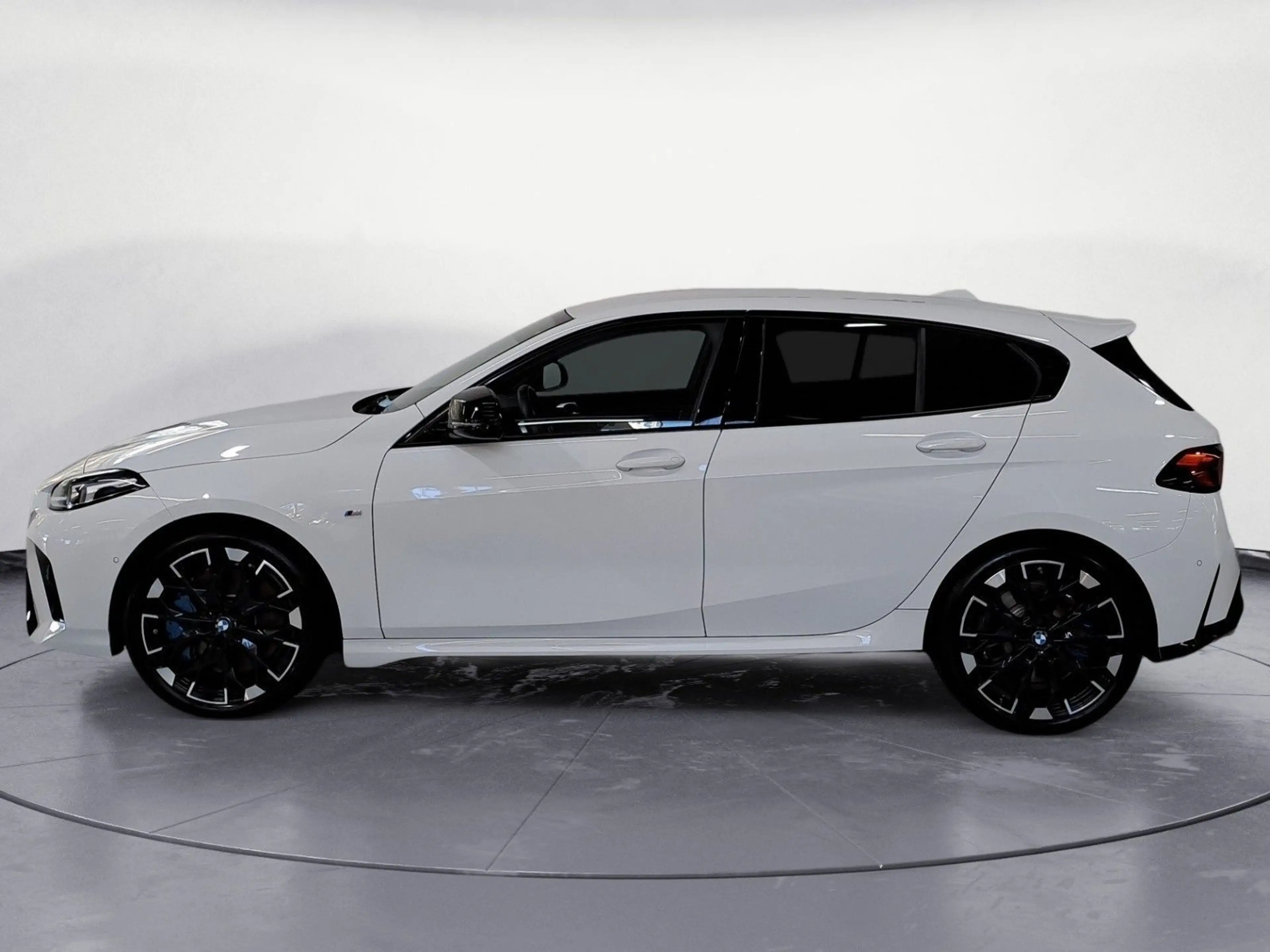 BMW 135 xDrive Adaptives Fahrwerk Komfortzugang — photo 4