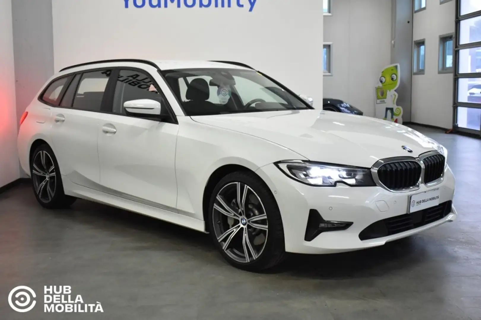 BMW 330 e xDrive Touring Business Advantage Bianco - 2