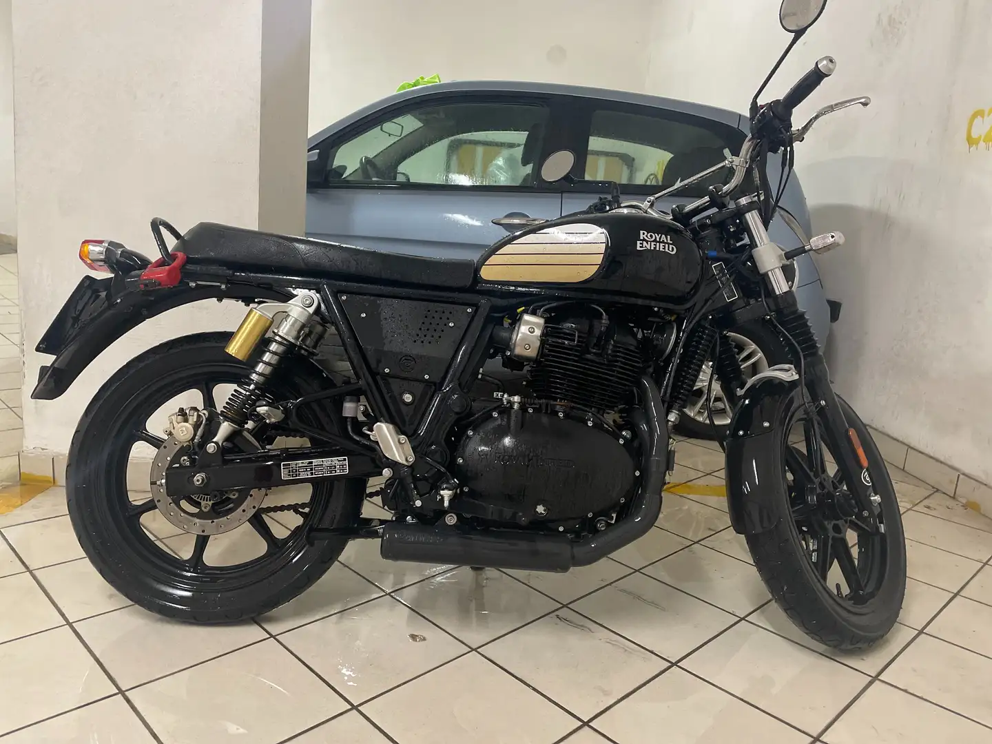 Royal Enfield Interceptor Black Ray Negro - 2