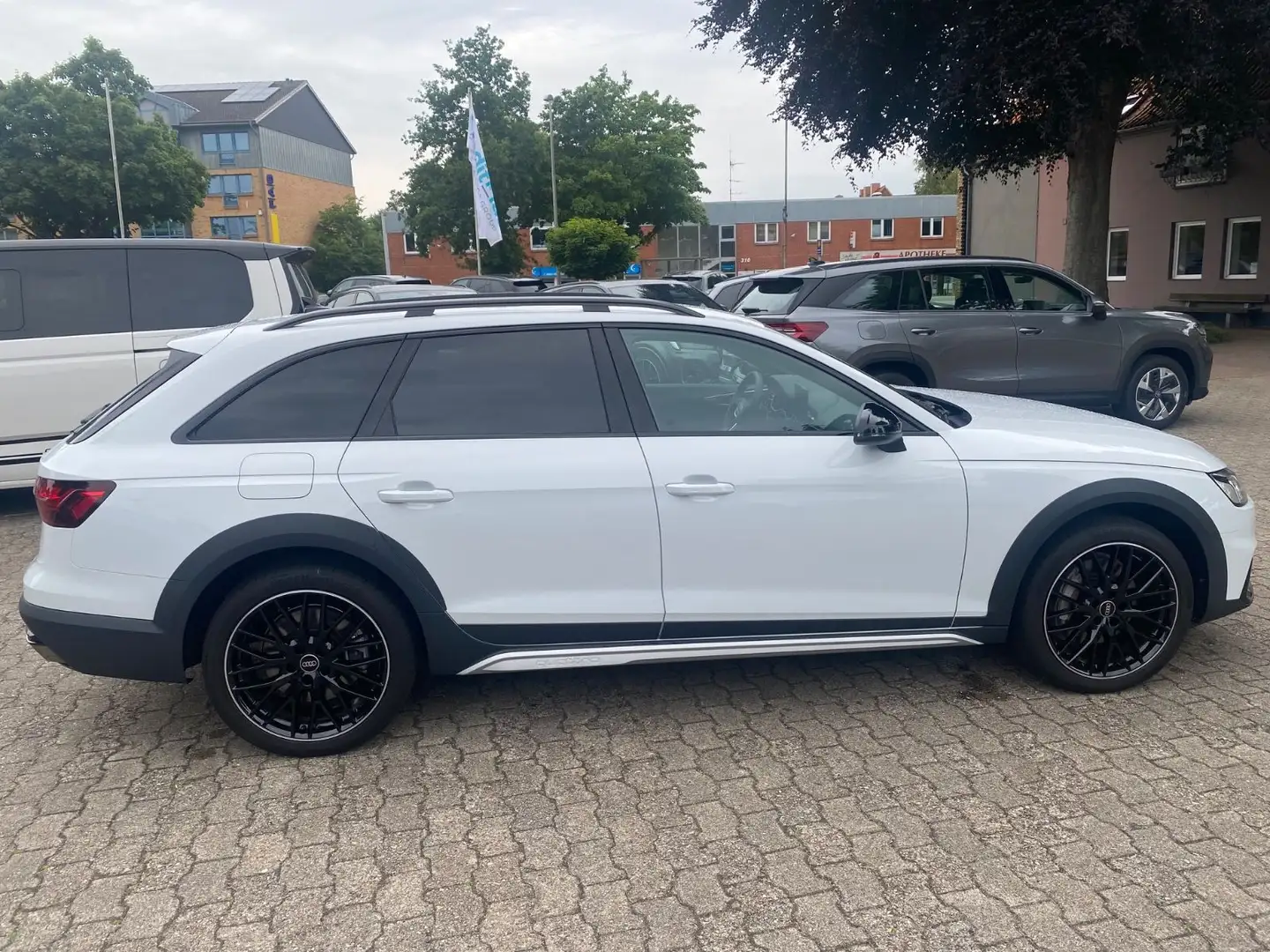 Audi A4 allroad 45 TFSI qu. Matrix NAVI AHK ACC Weiß - 2
