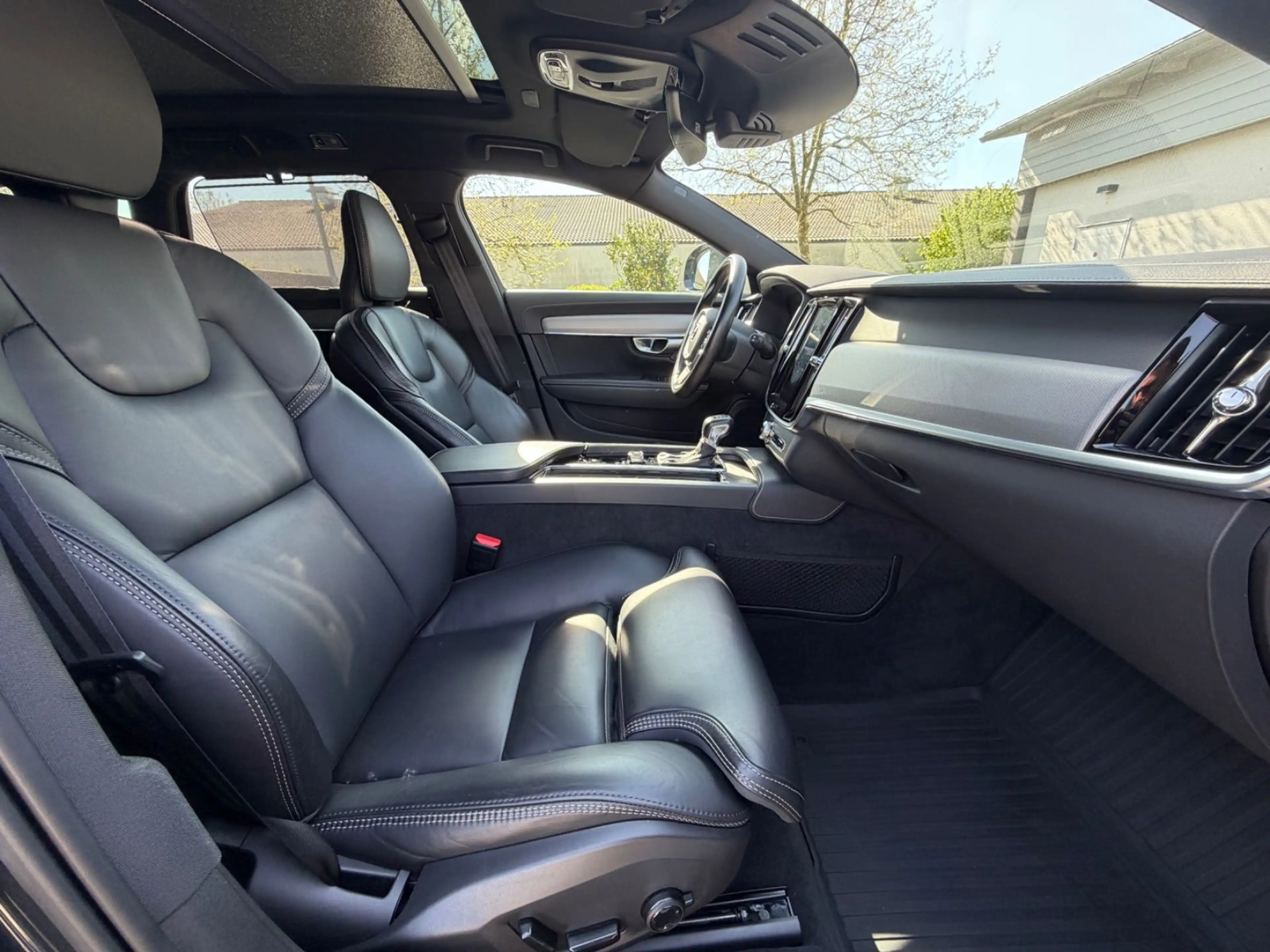 Volvo V90 Cross Country D5 Pro AWD Pano Leder Tüv Neu — photo 8