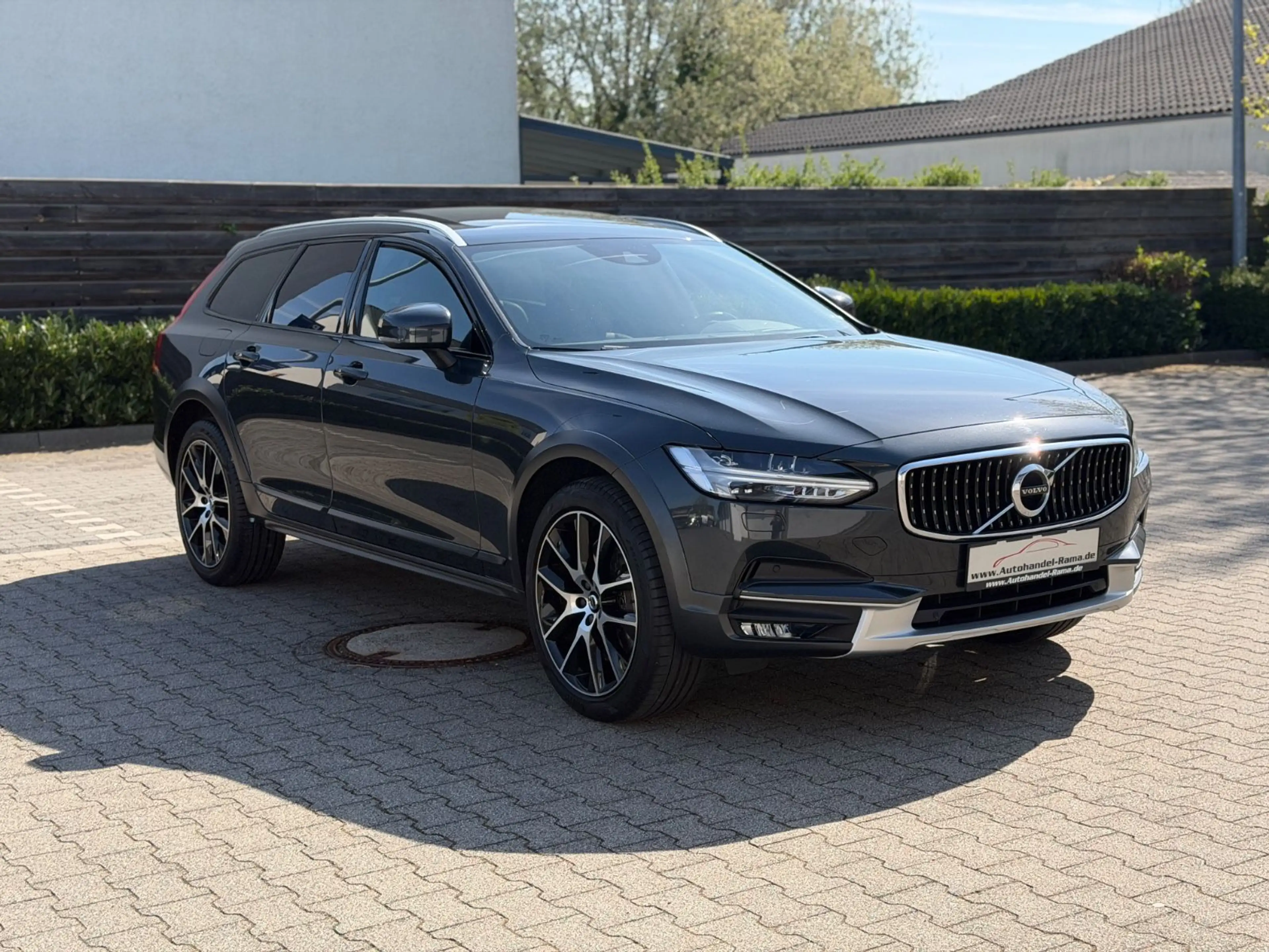 Volvo V90 Cross Country D5 Pro AWD Pano Leder Tüv Neu — photo 7