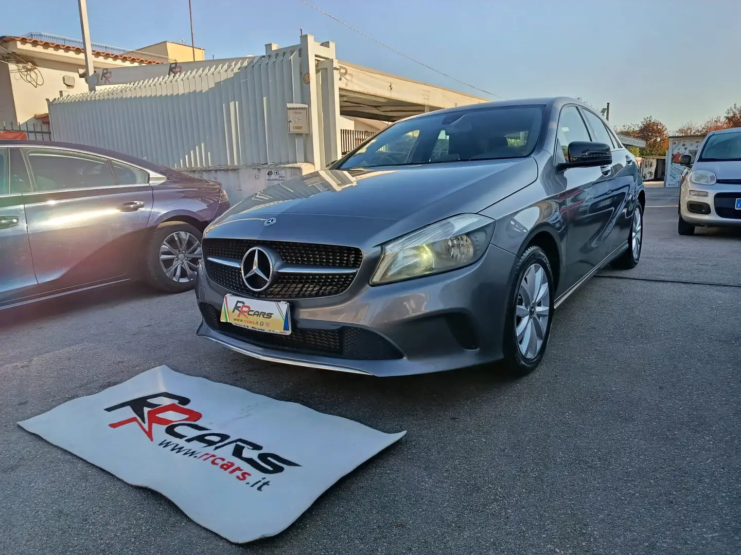 Mercedes-Benz A 180 Classe A - W176 d Premium my16 Gris - 2