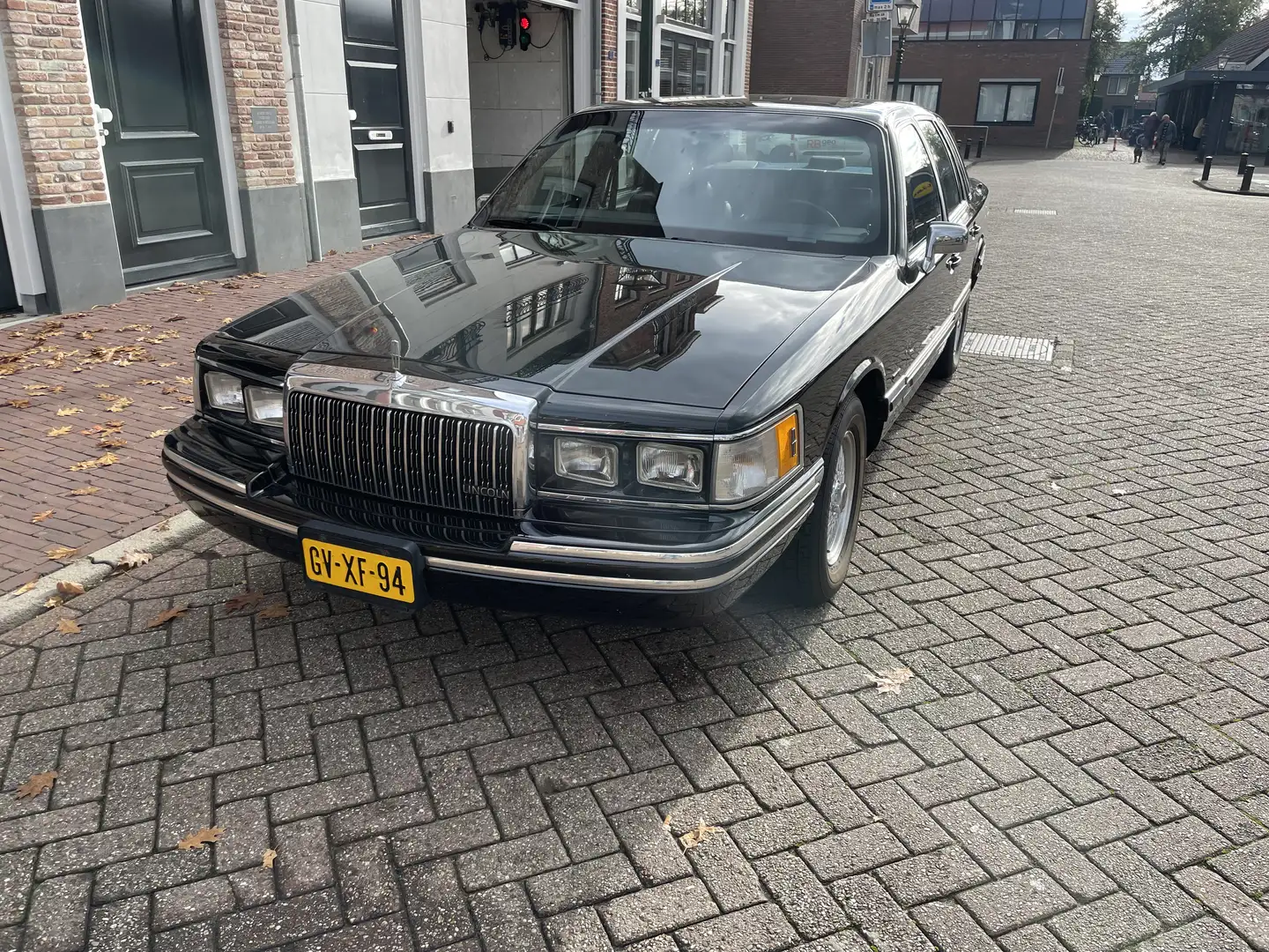 Lincoln Town Car Schwarz - 1