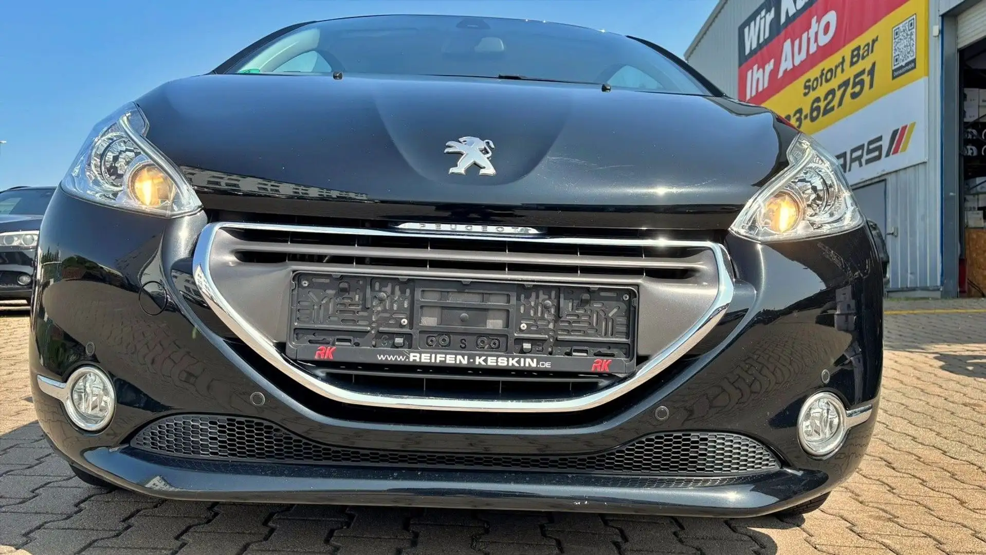 Peugeot 208 1.6 Allure e-HDi FAP 92/VOLL SHEFT/NAVI/SHZ/ Noir - 2
