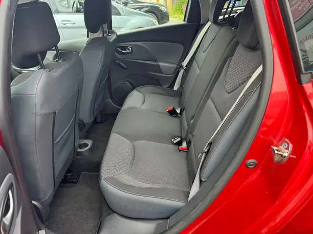 Renault Clio view 12