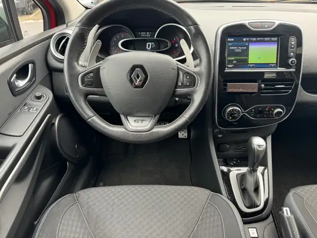 Renault Clio view 15
