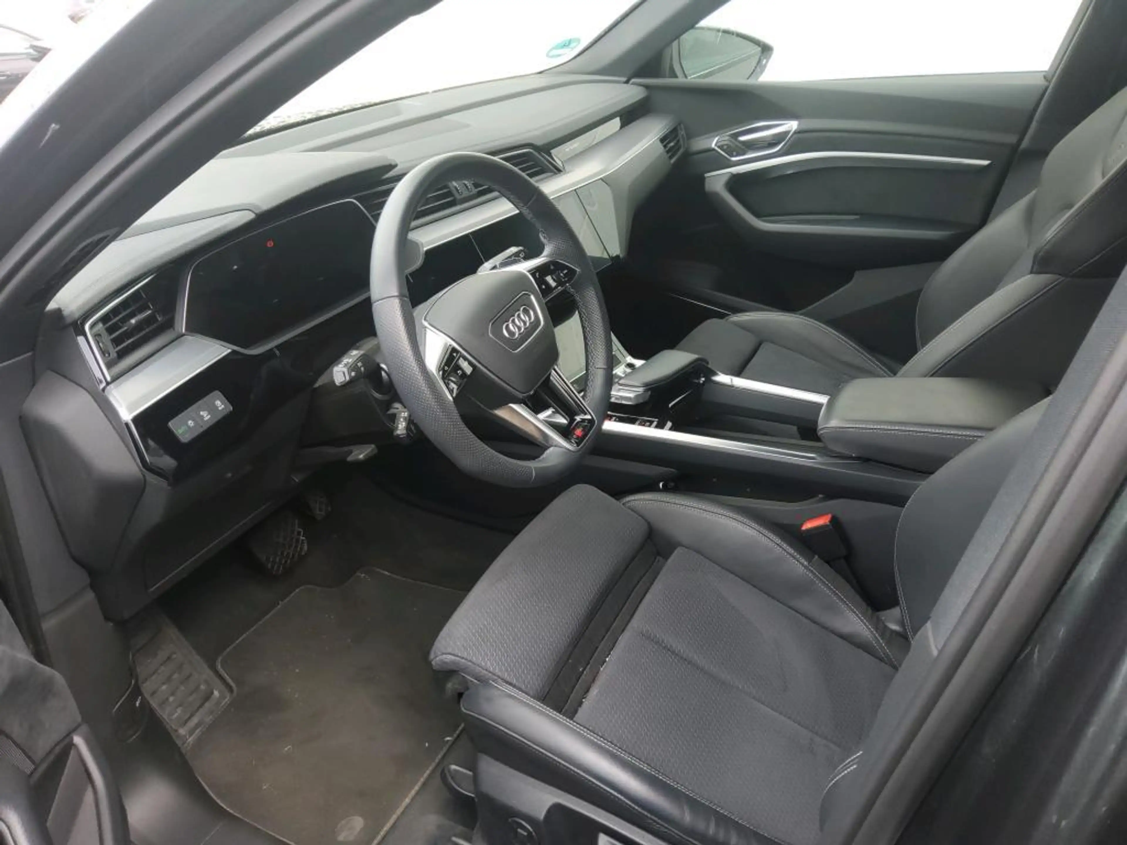 Audi e-tron 55 2x S line ACC BLACK PANO MATRIX B&O — photo 10