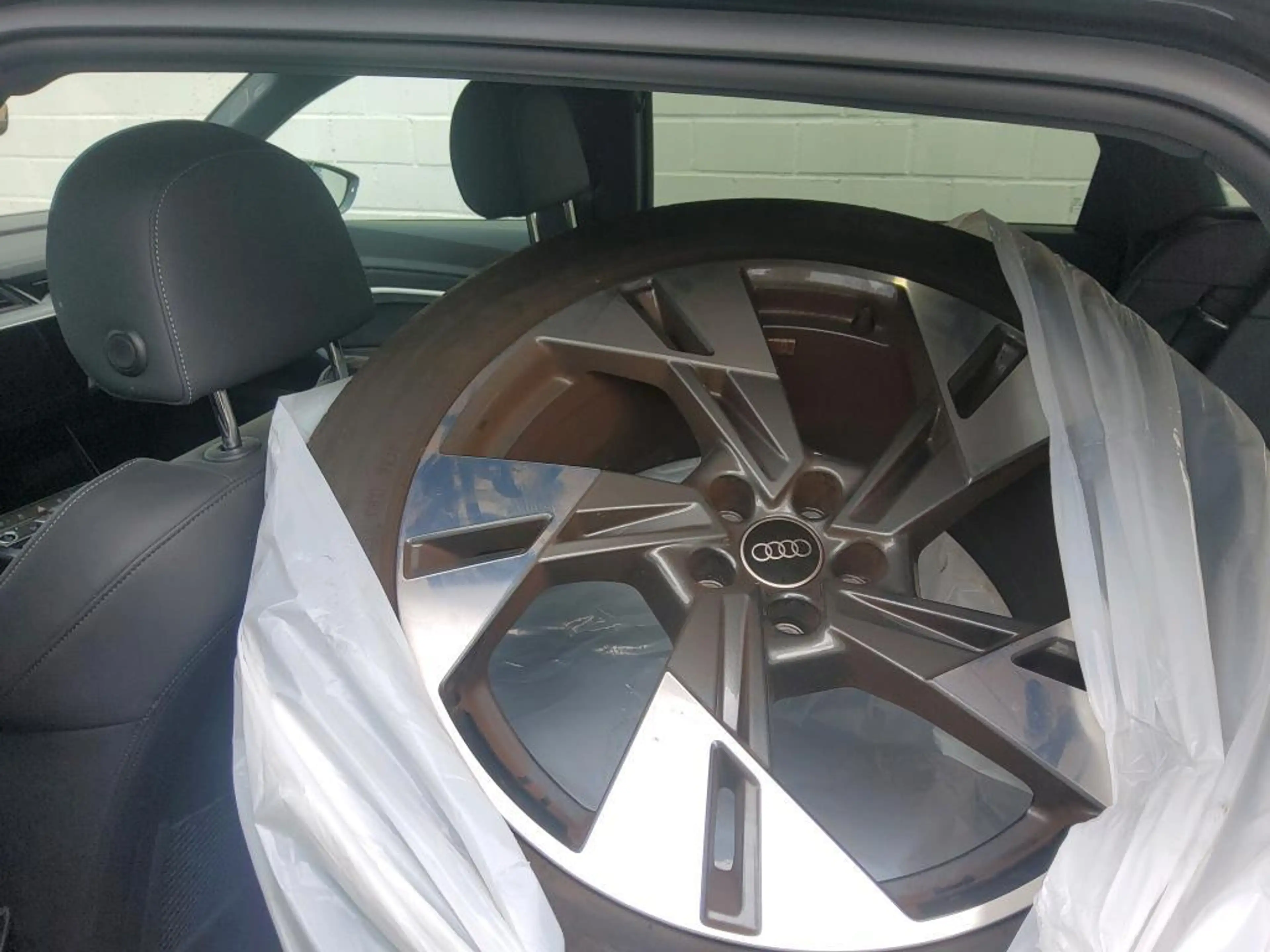 Audi e-tron 55 2x S line ACC BLACK PANO MATRIX B&O — photo 4