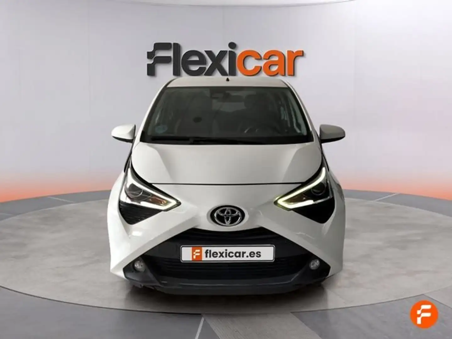 Toyota Aygo 1.0 70 x-play Blanco - 2