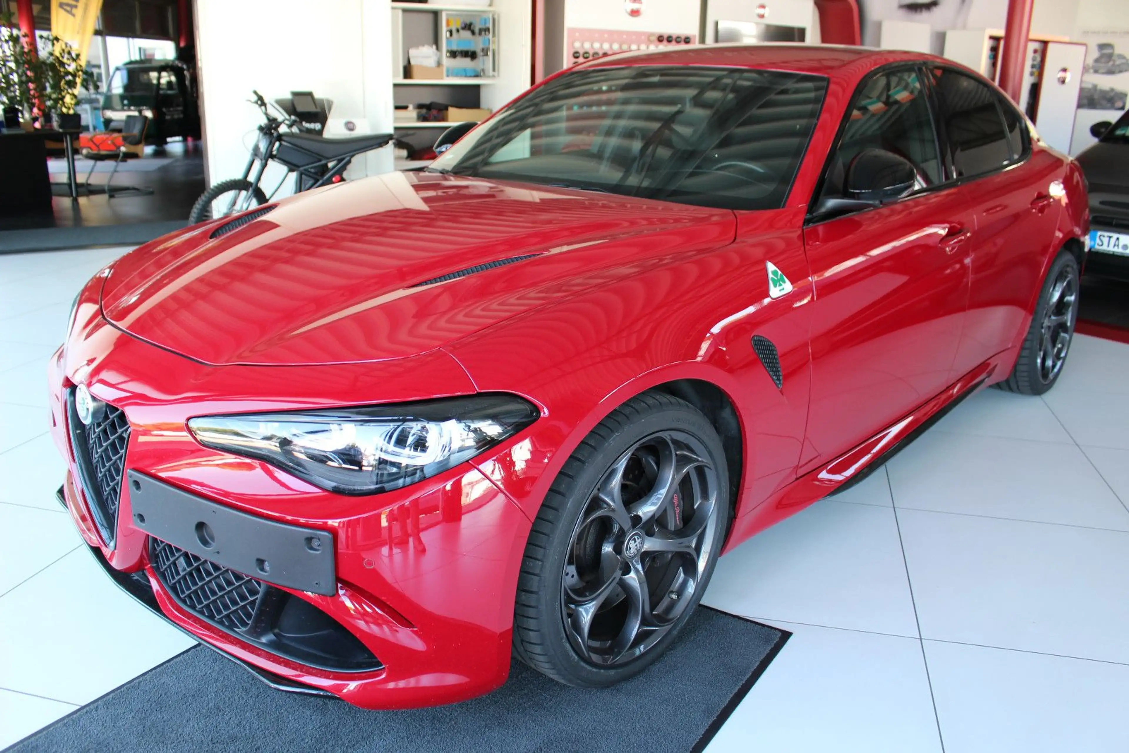 Alfa Romeo Giulia Quadrifoglio Garantie 05-2028 — photo 4