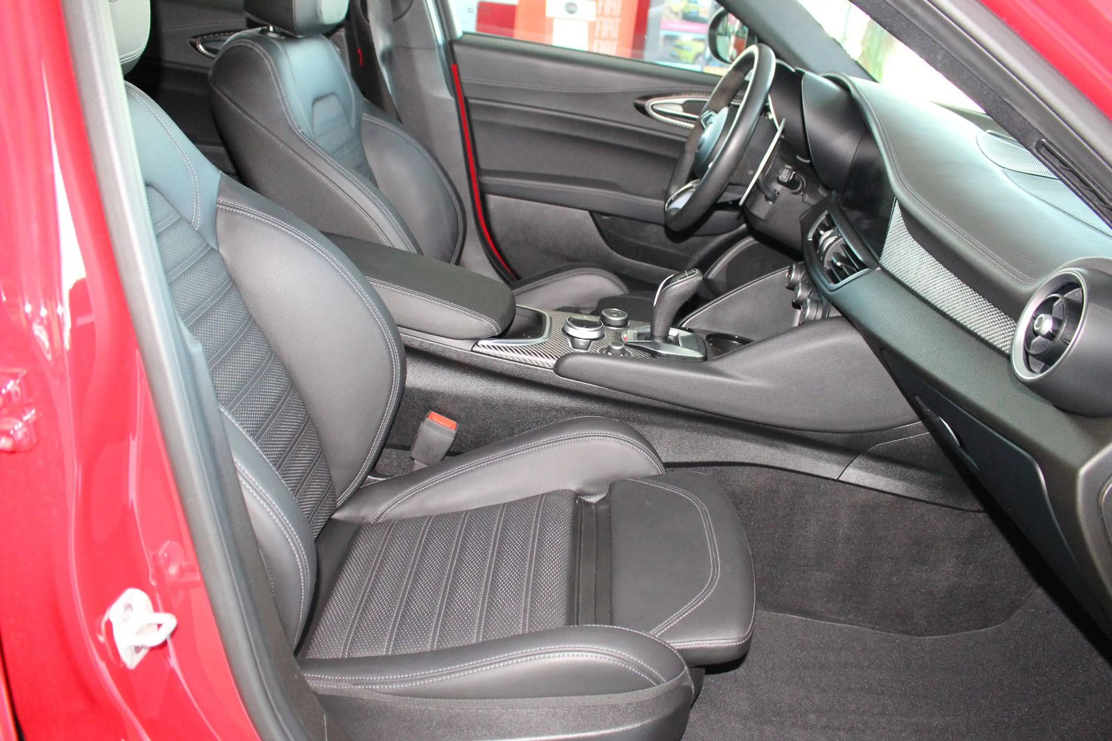 Alfa Romeo Giulia Quadrifoglio Garantie 05-2028 — photo 14