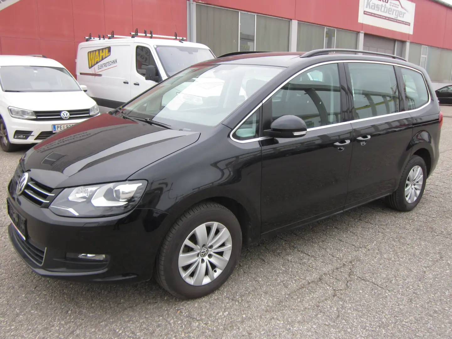 Volkswagen Sharan Business BMT SCR 2,0 TDI Zwart - 1