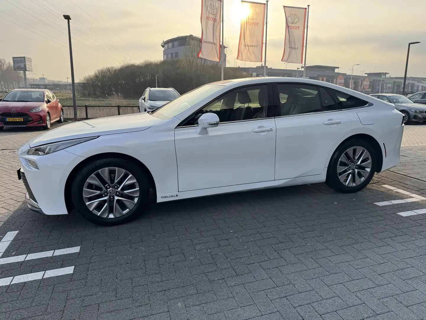 Toyota Mirai Executive - 2