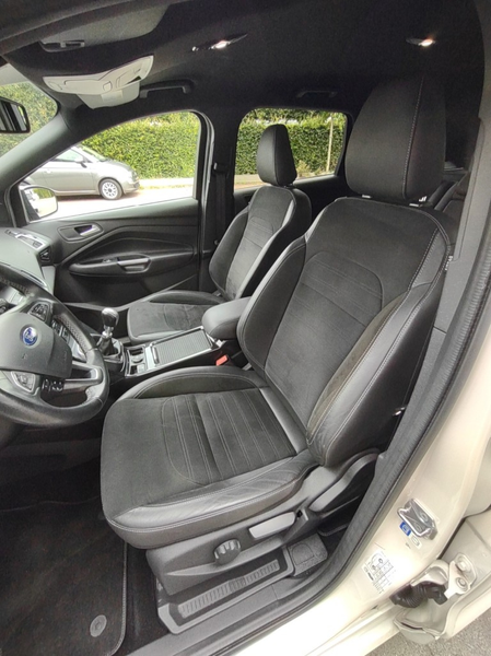 Ford Kuga 1.5 ECOB. ST LINE 150pk REVISIE MOTOR MODIFICATIE — photo 8