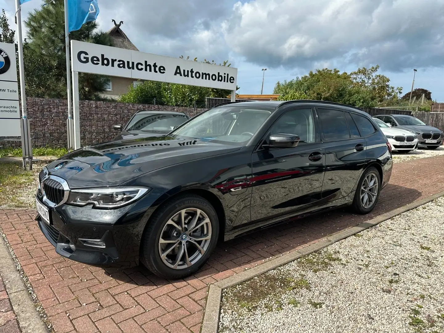 BMW 320 e*Sport Line*HIFI*DRIVING ASSISTANT*PANORAMA* Noir - 1