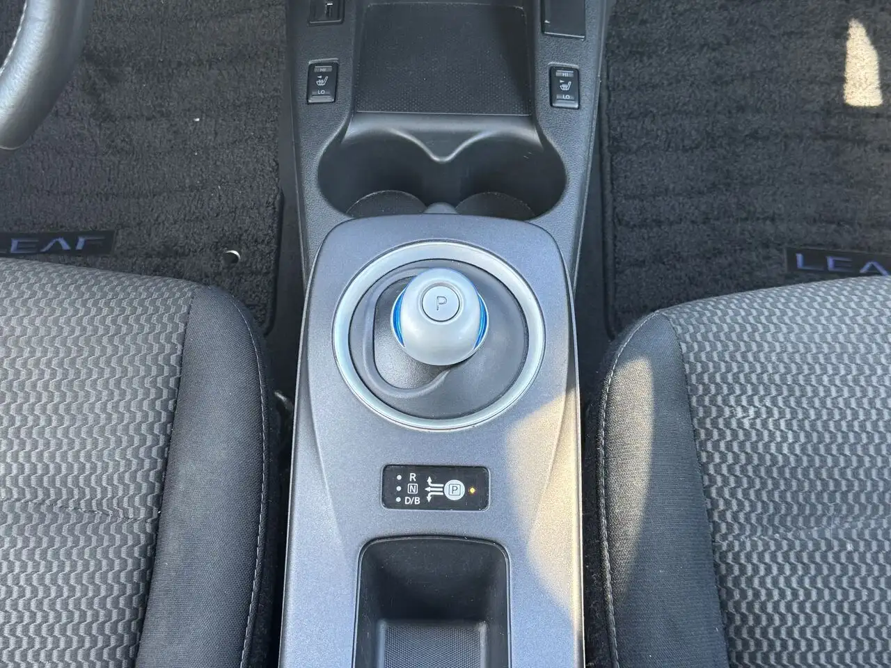 Nissan Leaf снимка Nissan Leaf