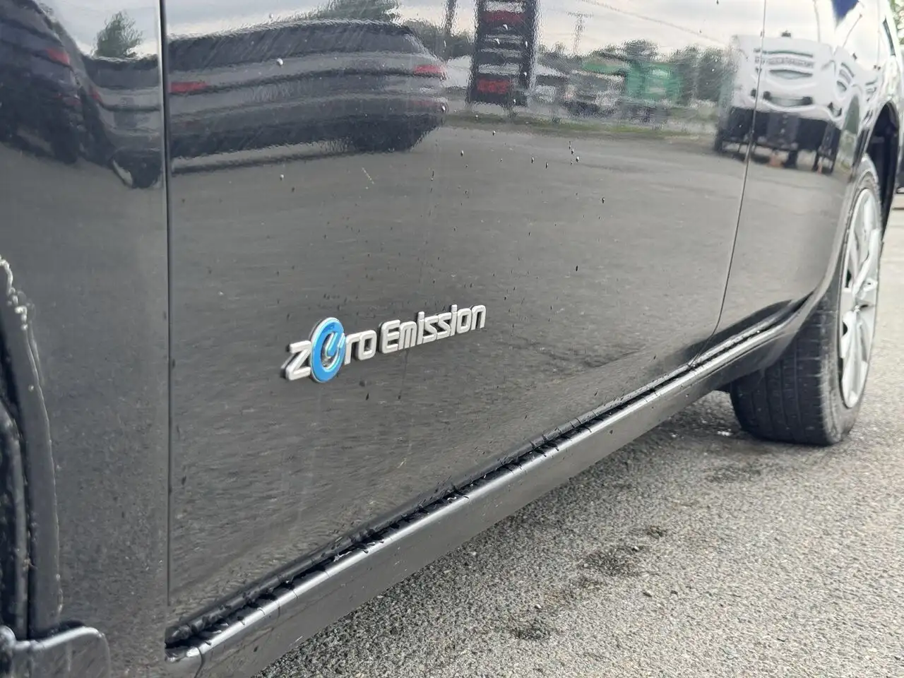 Nissan Leaf снимка Nissan Leaf