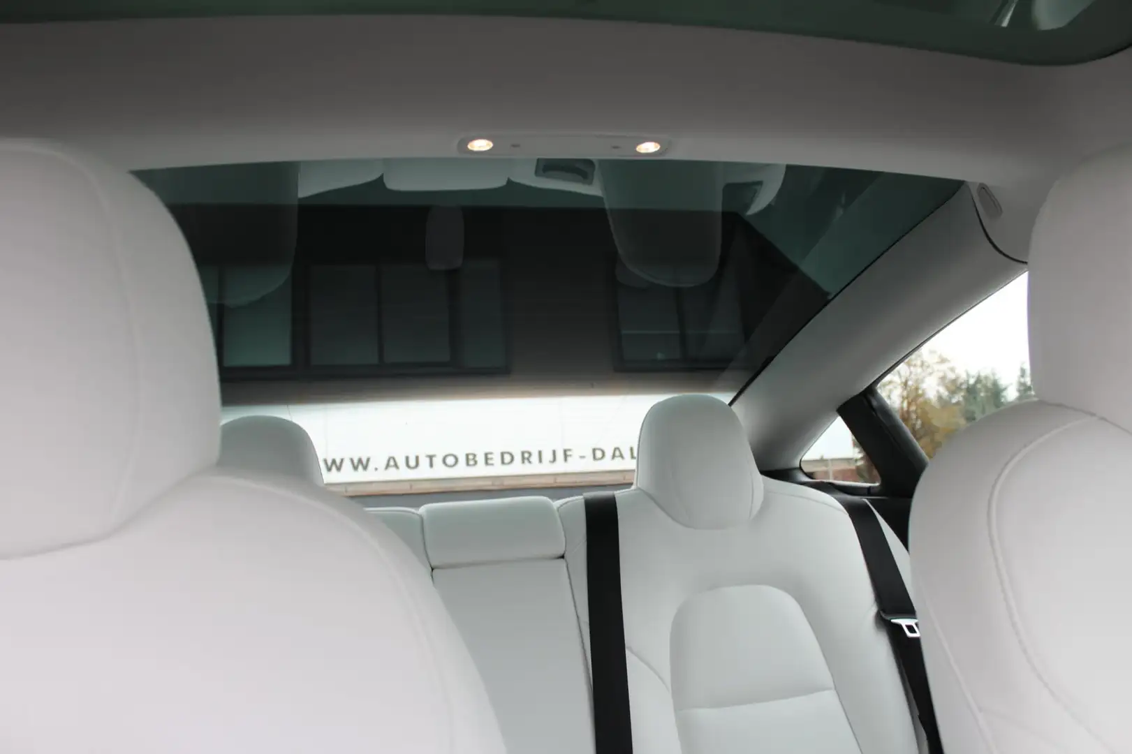 Tesla Model 3 Long Range AWD 75 kWh WIT LEER/TREKHAAK/IN NIEUWST Wit - 2