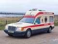 Mercedes-Benz 250 TD 250 W 124 original Krankenwagen mit Ausbau Beige - thumbnail 1