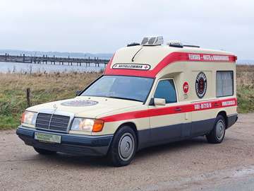 TD 250 W 124 original Krankenwagen mit Ausbau