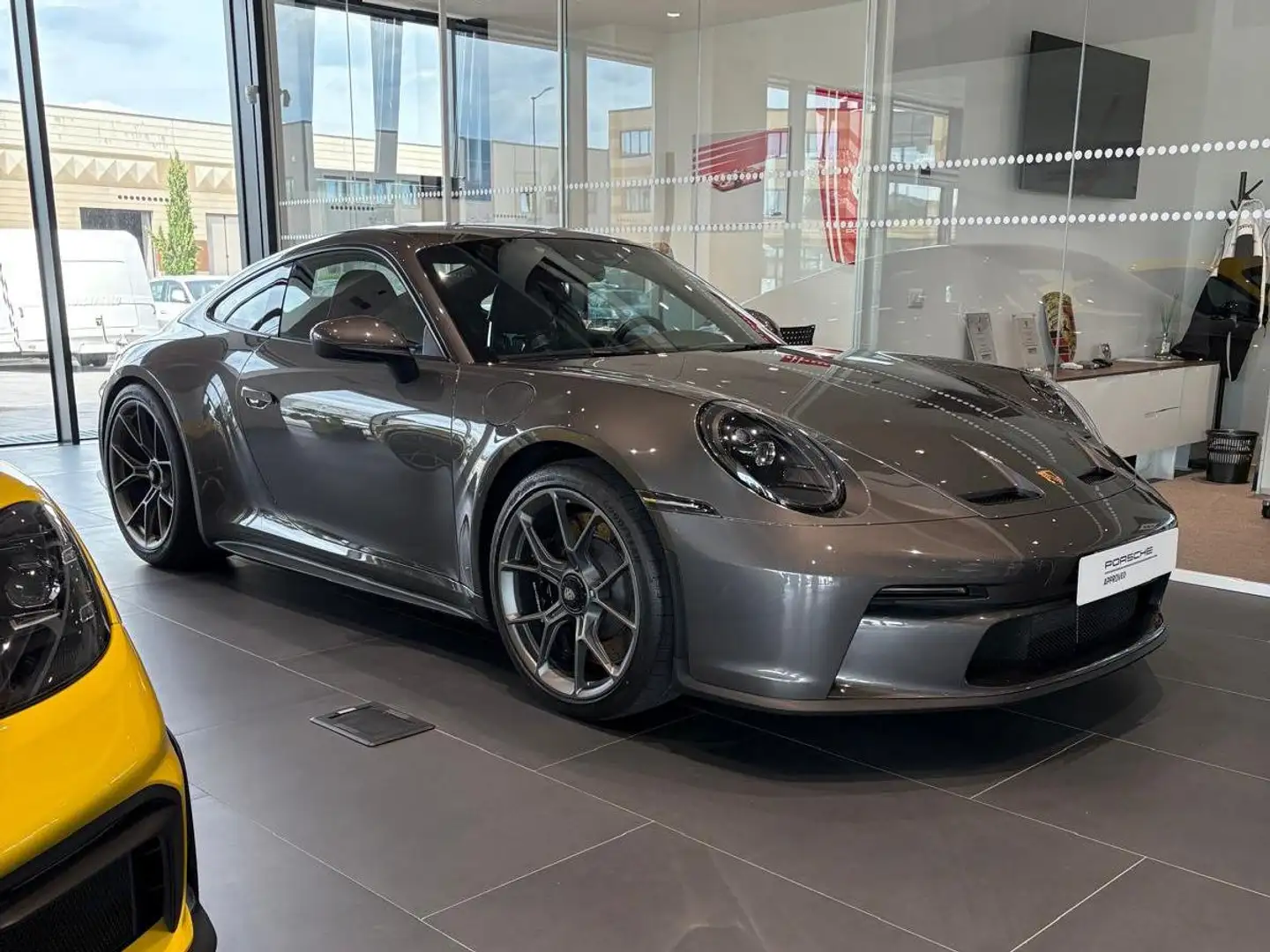 Porsche 992 911 Coupe 4.0 GT3 Touring Ufficiale porsche Šedá - 1