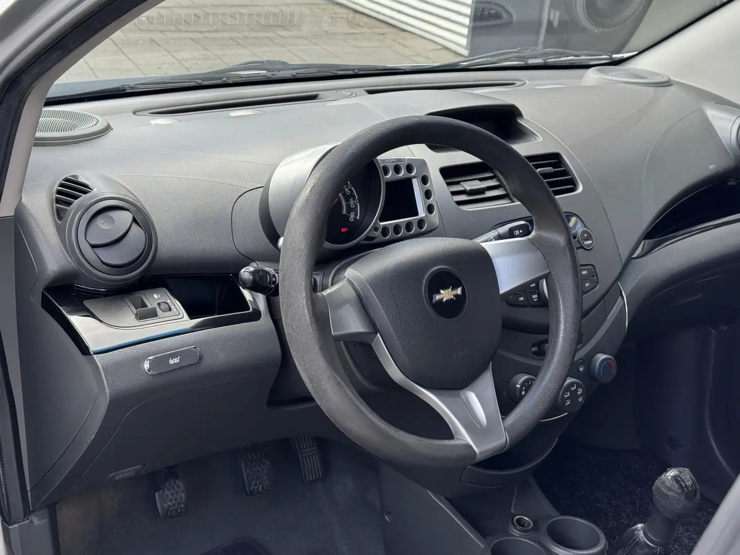 Chevrolet Spark 1.0 16V LS Grijs - 2