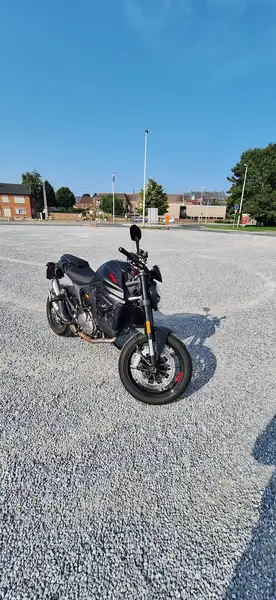 Ducati Monster 937 - foto 4