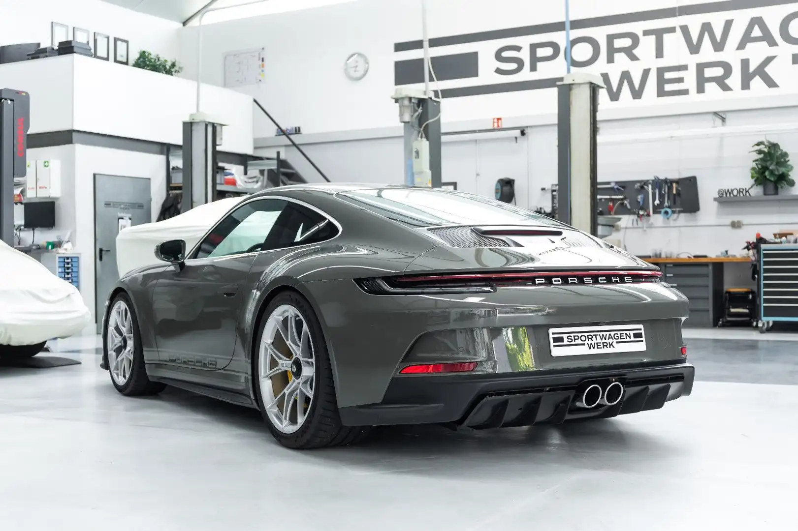 Porsche 992 I 911 GT3 Touring I PDLS+ I Lift I Carbon Gris - 2