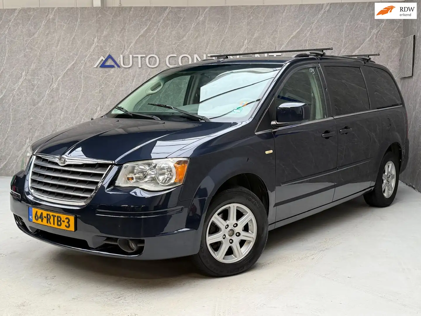 Chrysler Town & Country 3.8 V6 7 Pers / NAP / Leder / Camera Blau - 1