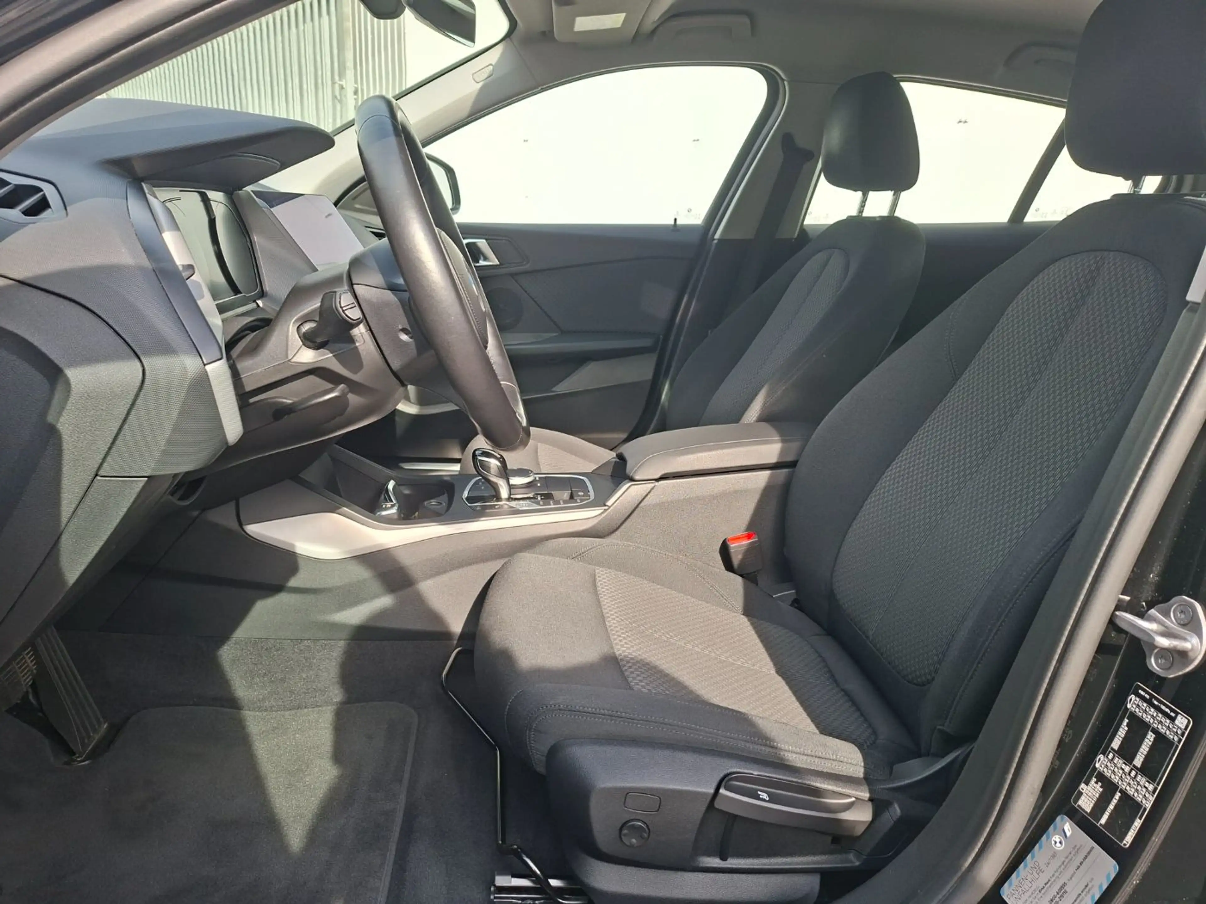 BMW 116 d Advantage AUT LED Shz — photo 7