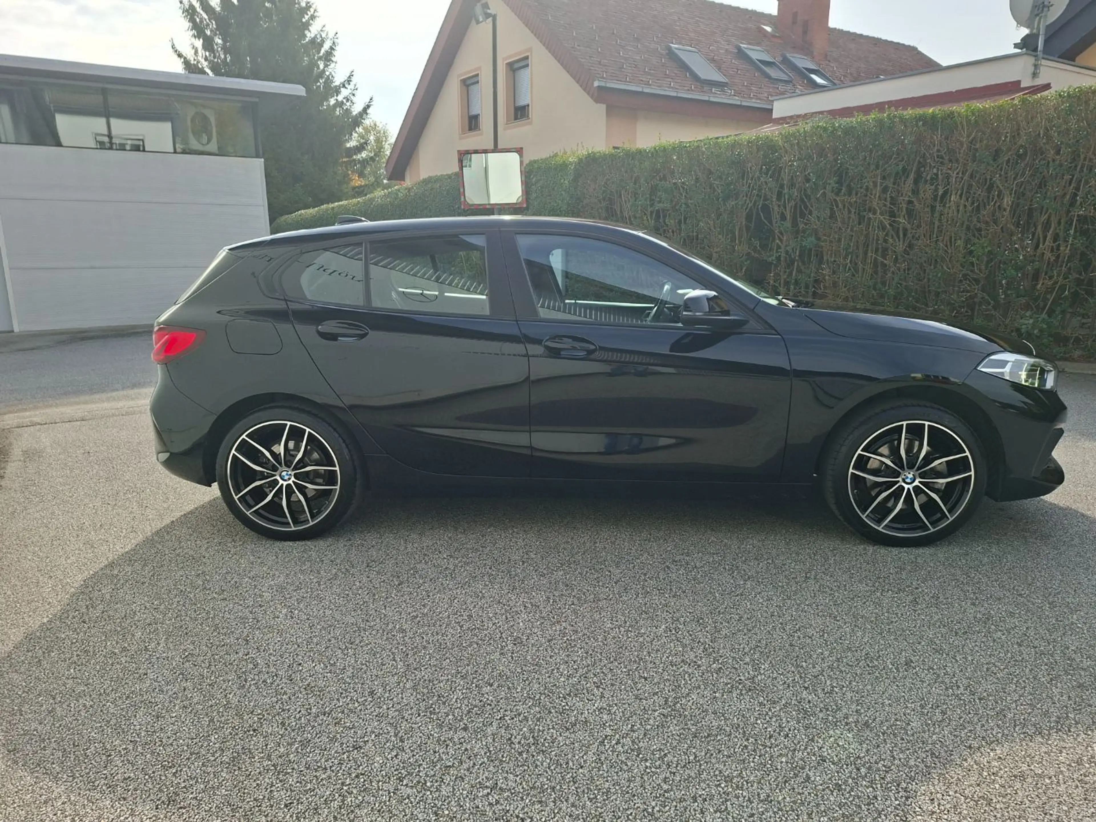 BMW 116 d Advantage AUT LED Shz — photo 4