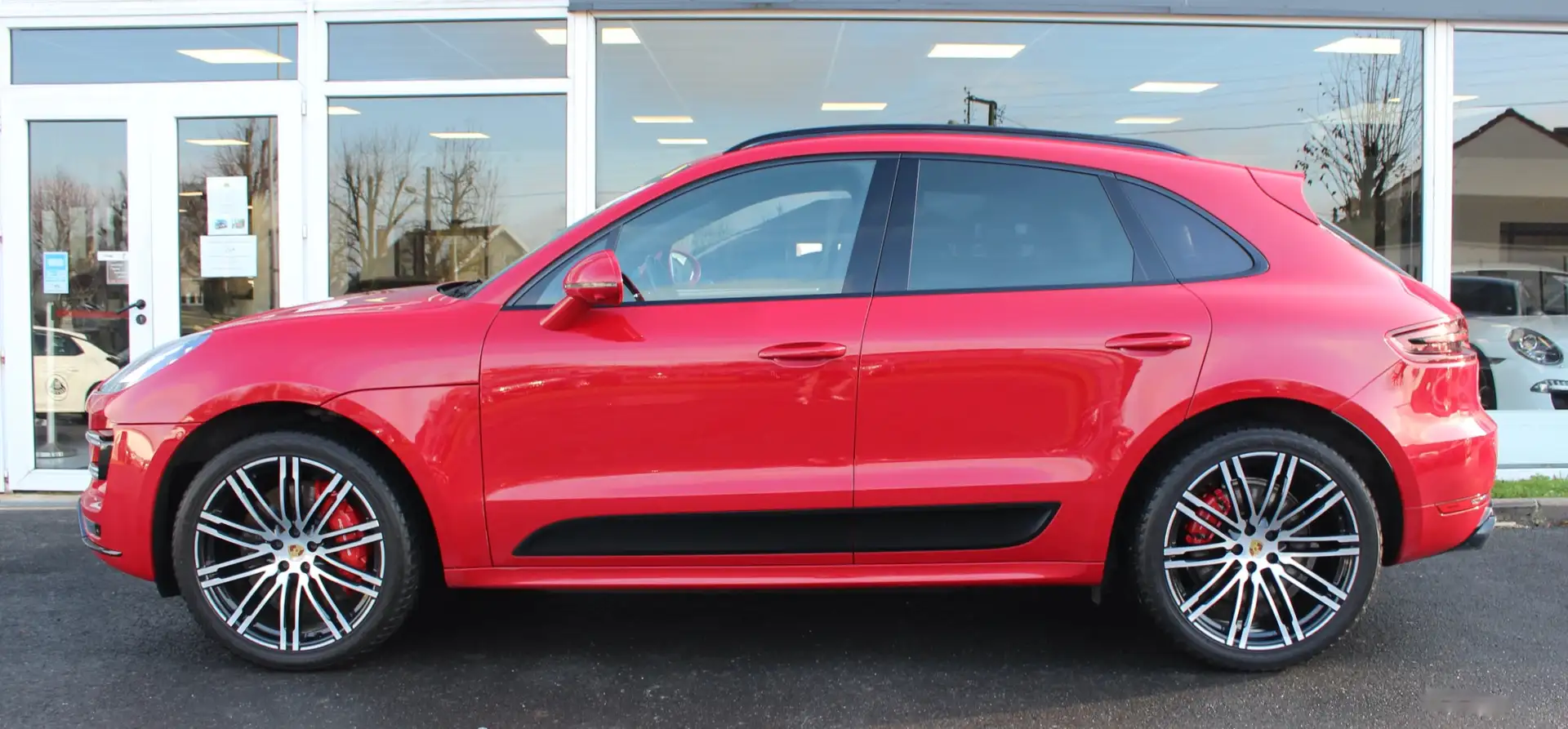Porsche Macan Turbo 3.6 V6 440 ch Pack Performance PDK Rosso - 2
