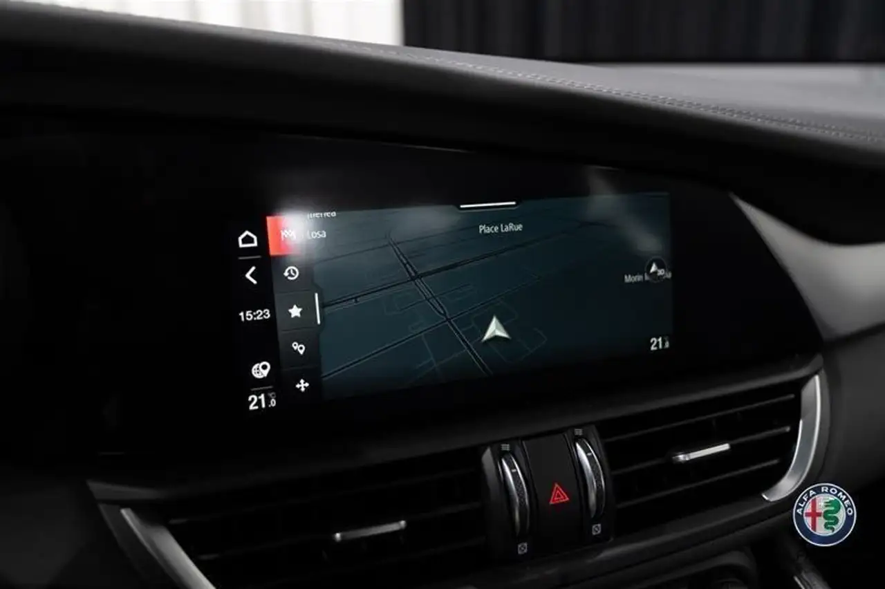 Alfa Romeo Giulia снимка Alfa Romeo Giulia