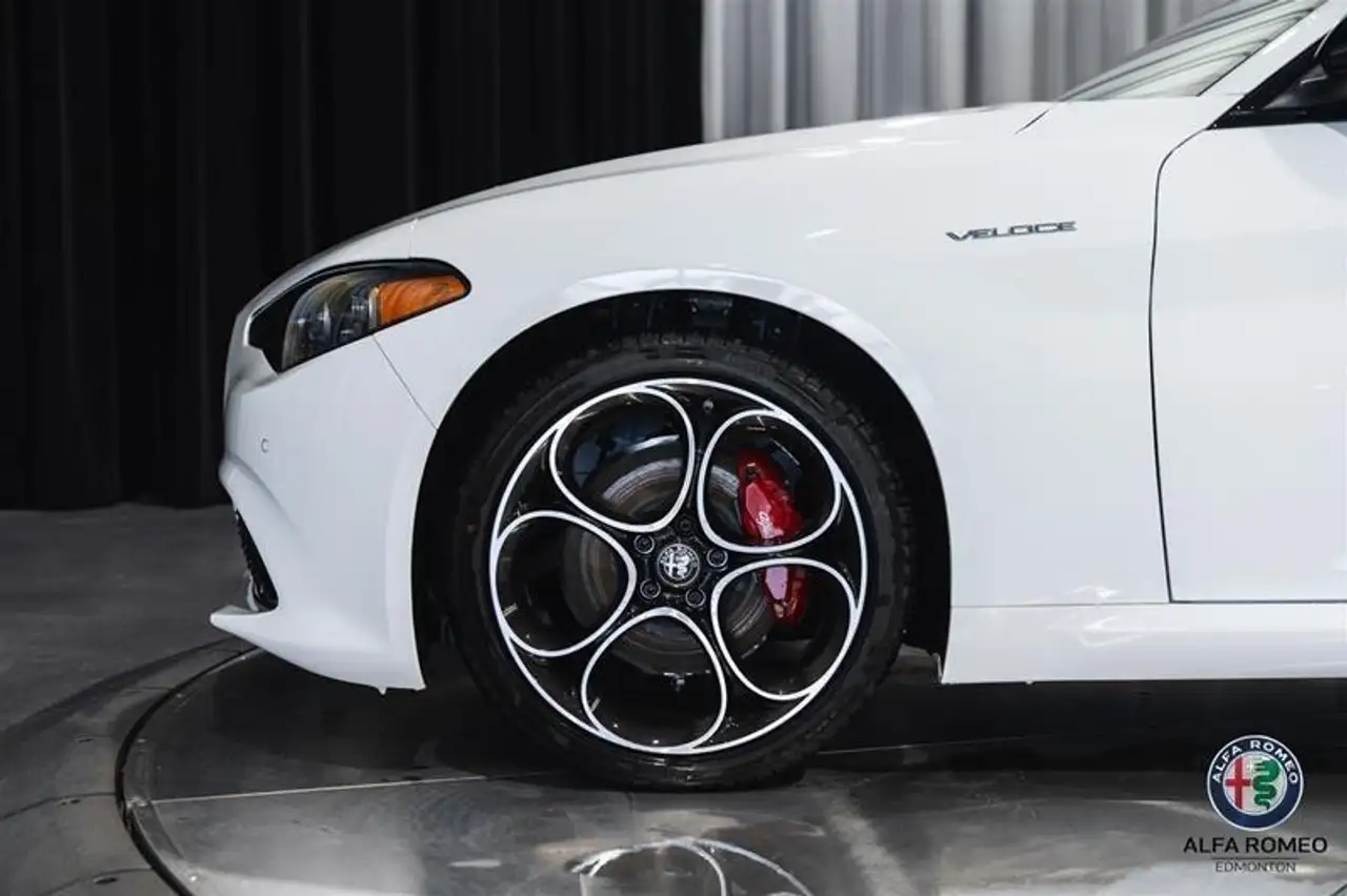 Alfa Romeo Giulia снимка Alfa Romeo Giulia
