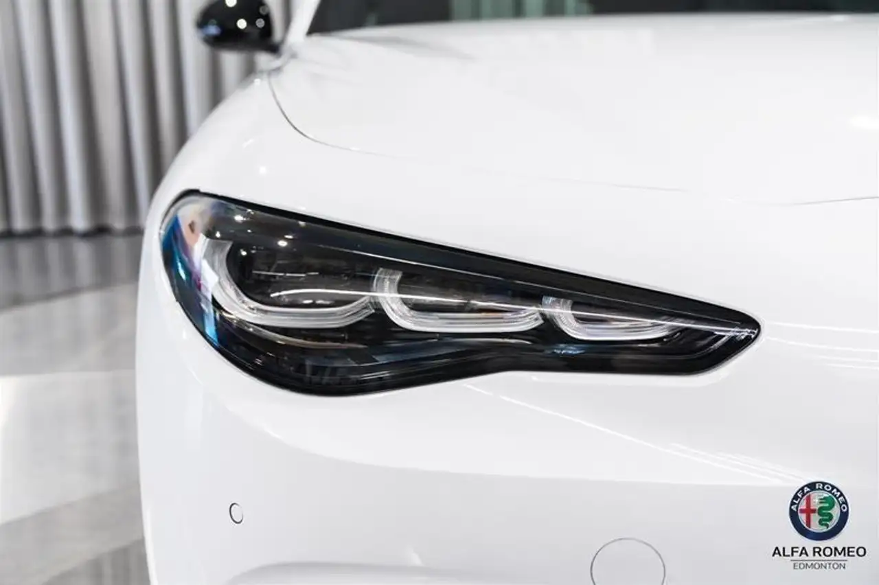 Alfa Romeo Giulia снимка Alfa Romeo Giulia