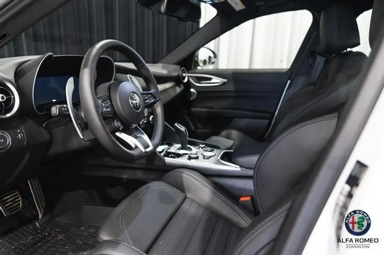 Alfa Romeo Giulia снимка Alfa Romeo Giulia