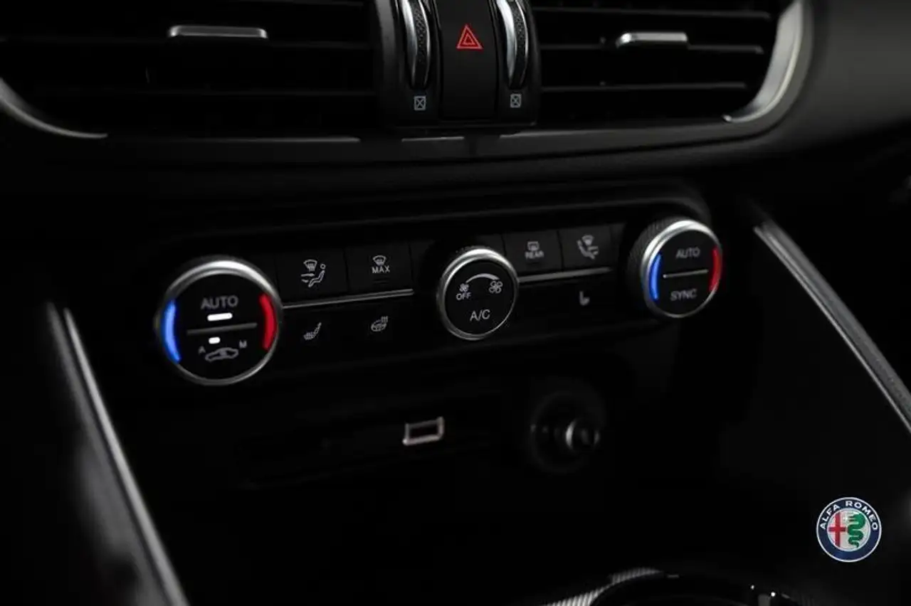 Alfa Romeo Giulia снимка Alfa Romeo Giulia