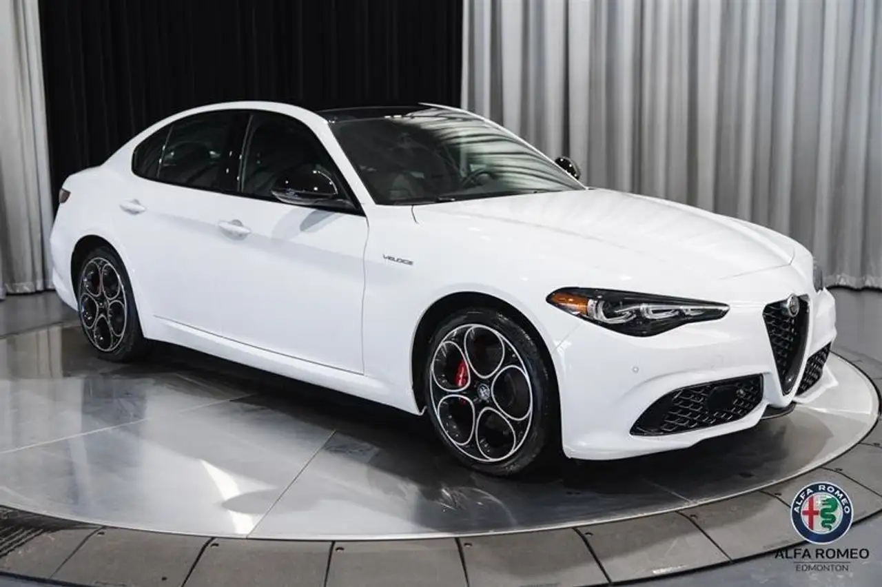 Alfa Romeo Giulia снимка Alfa Romeo Giulia