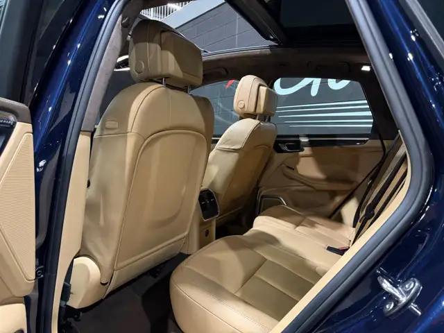 Porsche Macan view 9