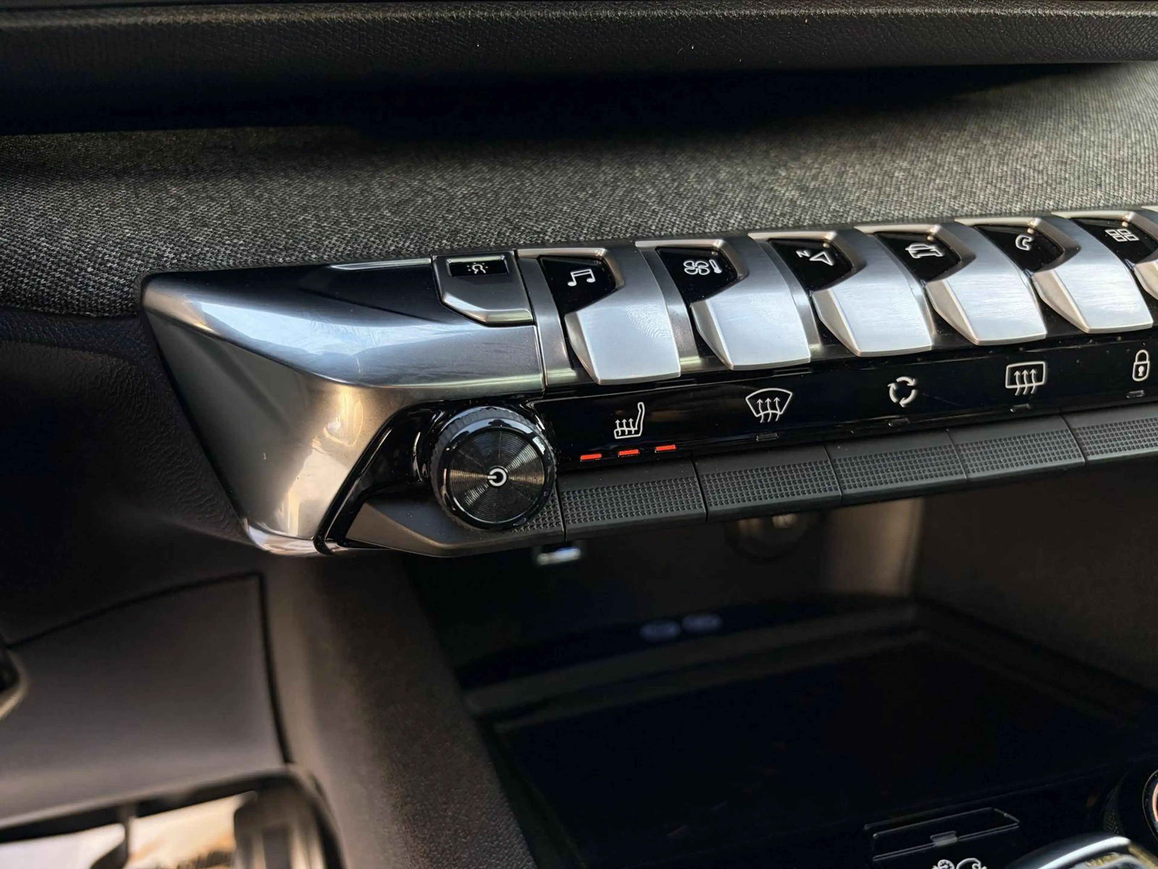 Peugeot 5008 GT-Line hdi Automatik Panorama LED Service NEU — photo 11