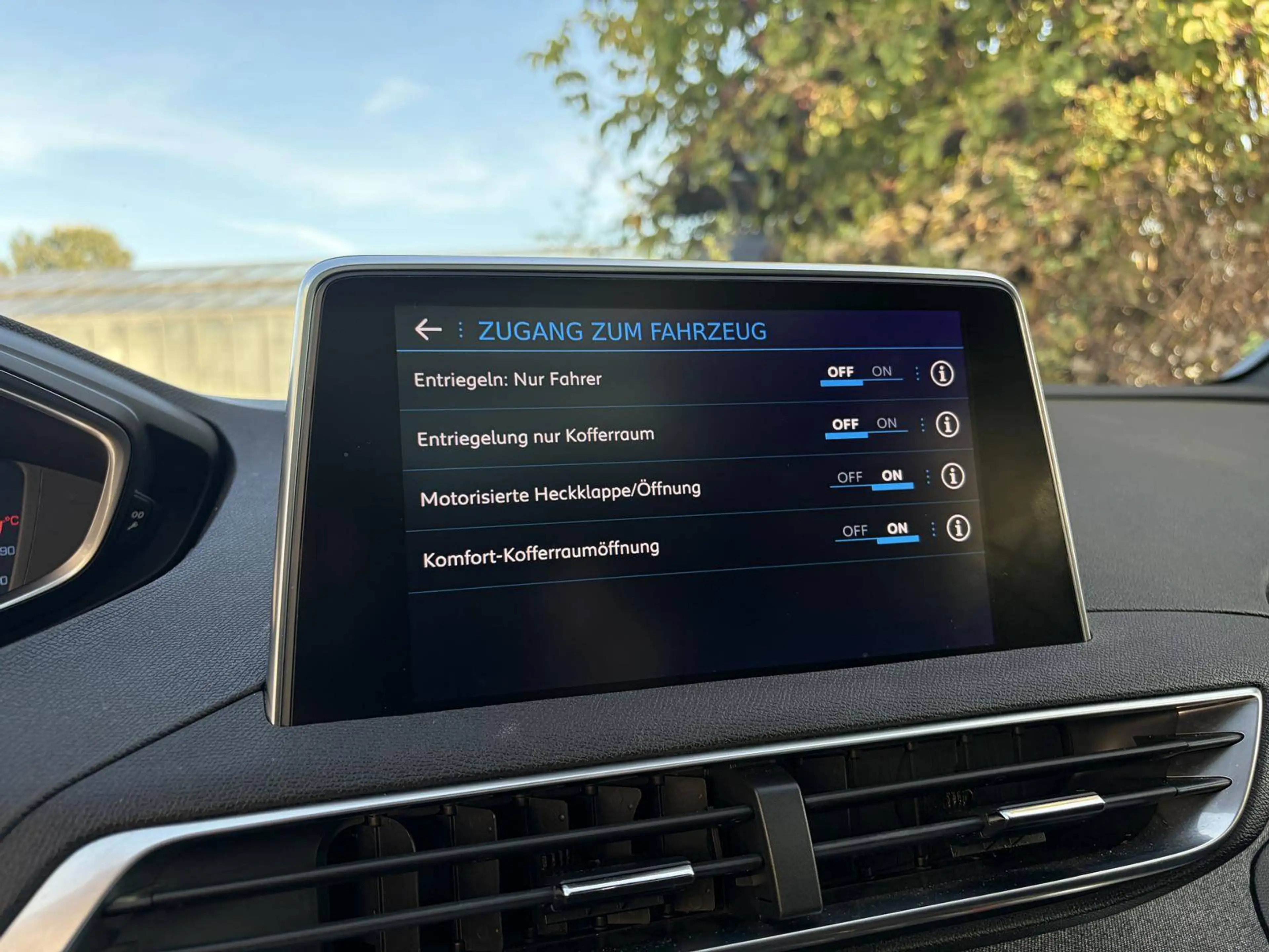 Peugeot 5008 GT-Line hdi Automatik Panorama LED Service NEU — photo 32
