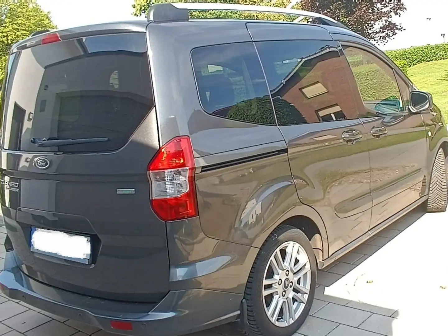Ford Tourneo Courier Tourneo Courier Titanium S+S Navi PDC Klima Grau - 1