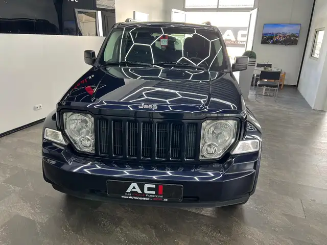 Jeep Cherokee view 10