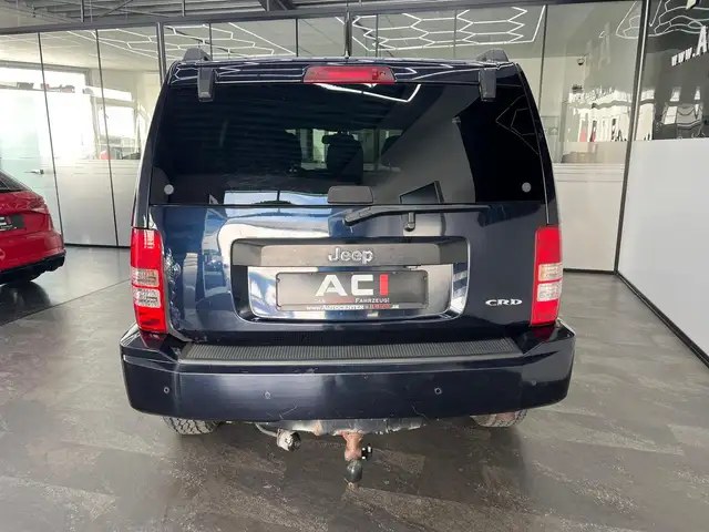 Jeep Cherokee view 6