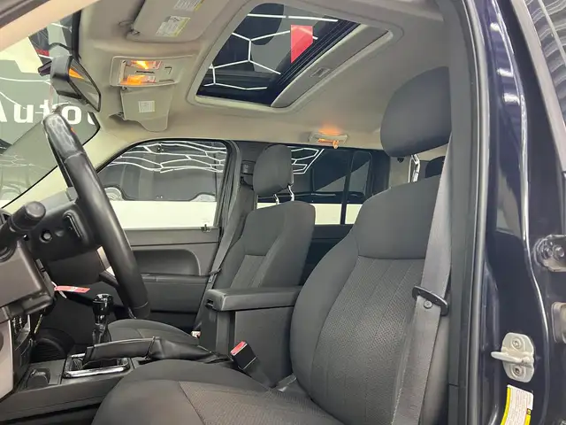 Jeep Cherokee view 15