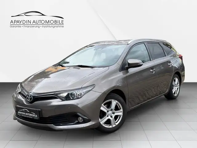 Toyota Auris Touring Sports 1.2 Team D NAVI/AHK/R-KAM